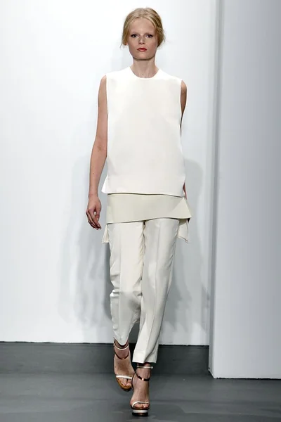 Look 9